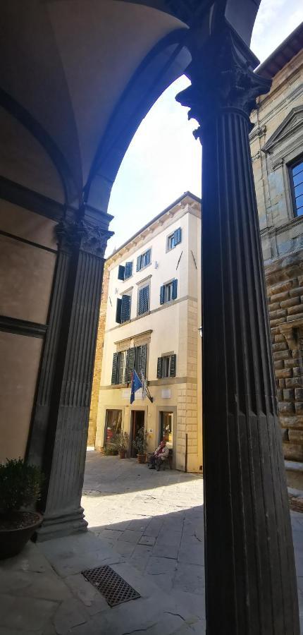 Hotel Logge Dei Mercanti Monte San Savino Exterior foto