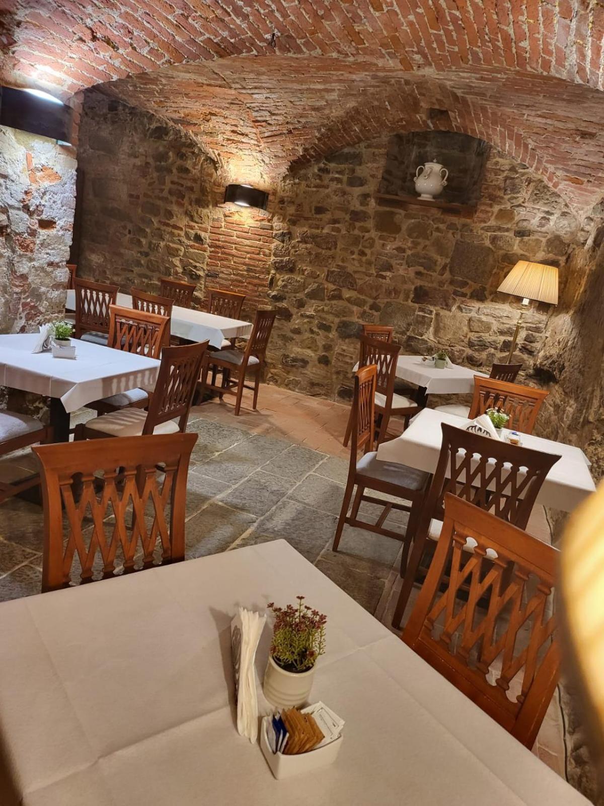 Hotel Logge Dei Mercanti Monte San Savino Exterior foto