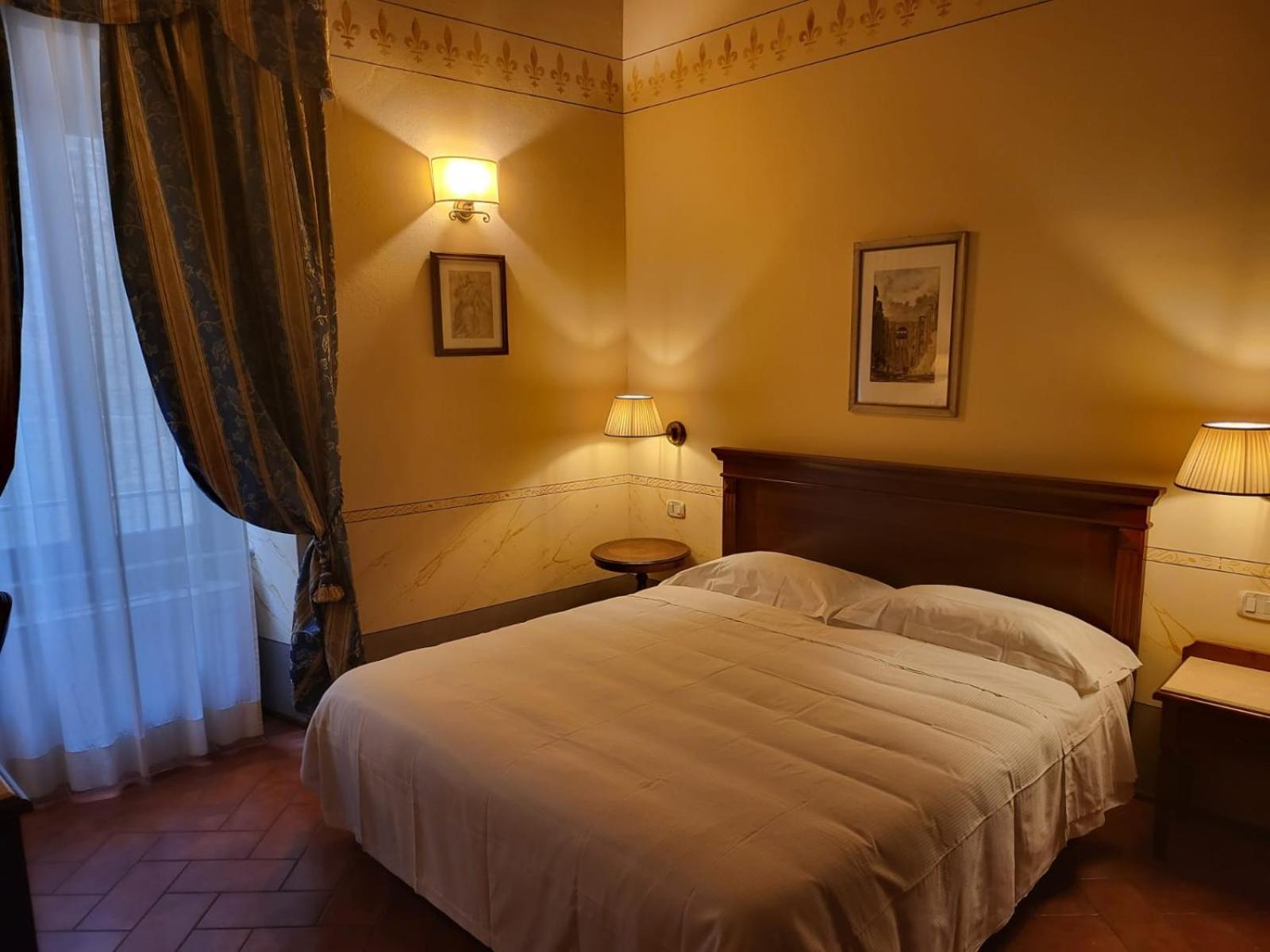 Hotel Logge Dei Mercanti Monte San Savino Exterior foto