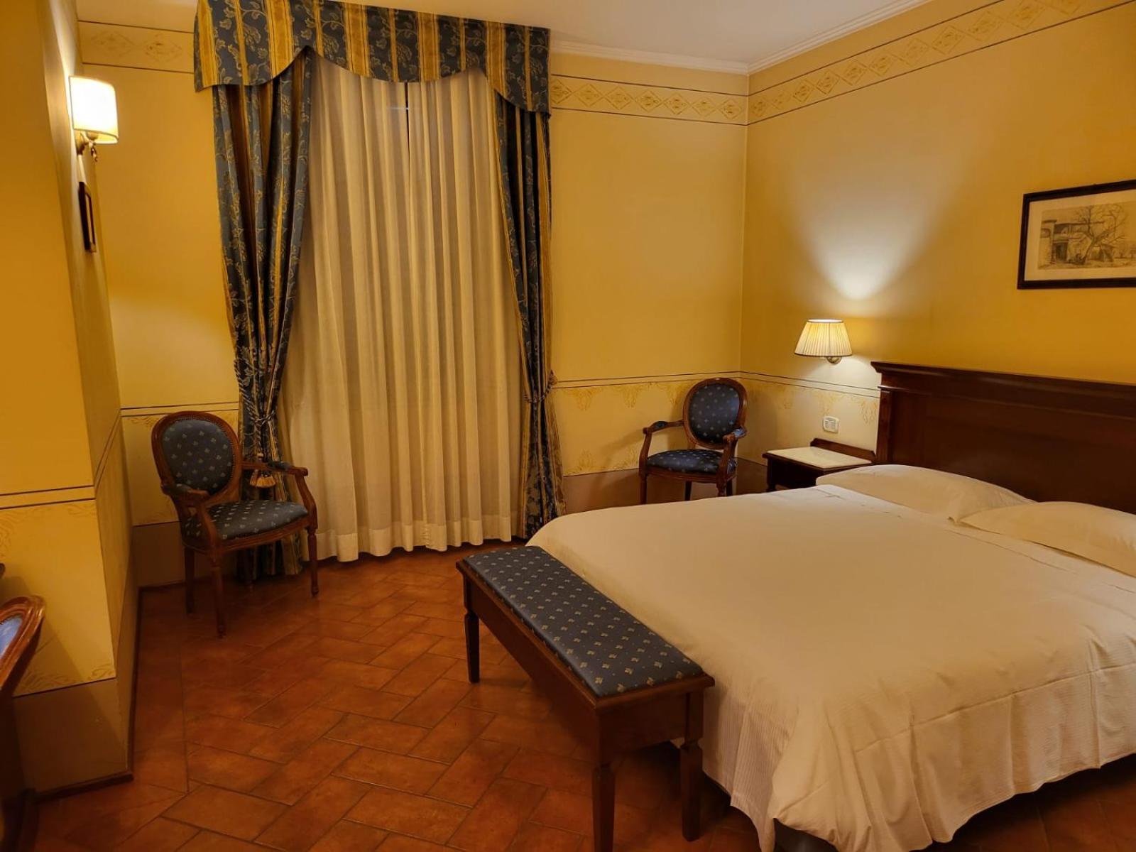 Hotel Logge Dei Mercanti Monte San Savino Exterior foto