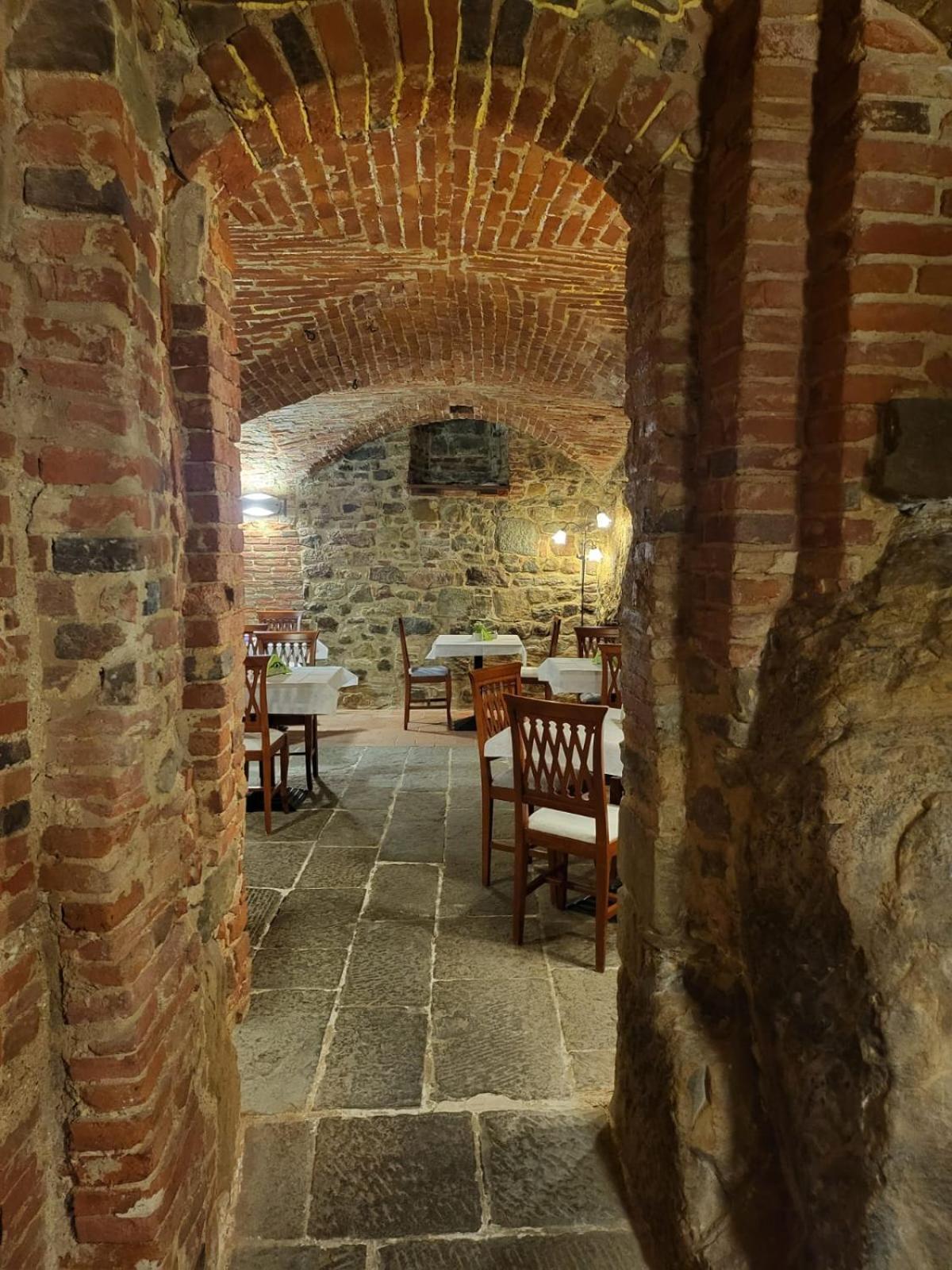 Hotel Logge Dei Mercanti Monte San Savino Exterior foto